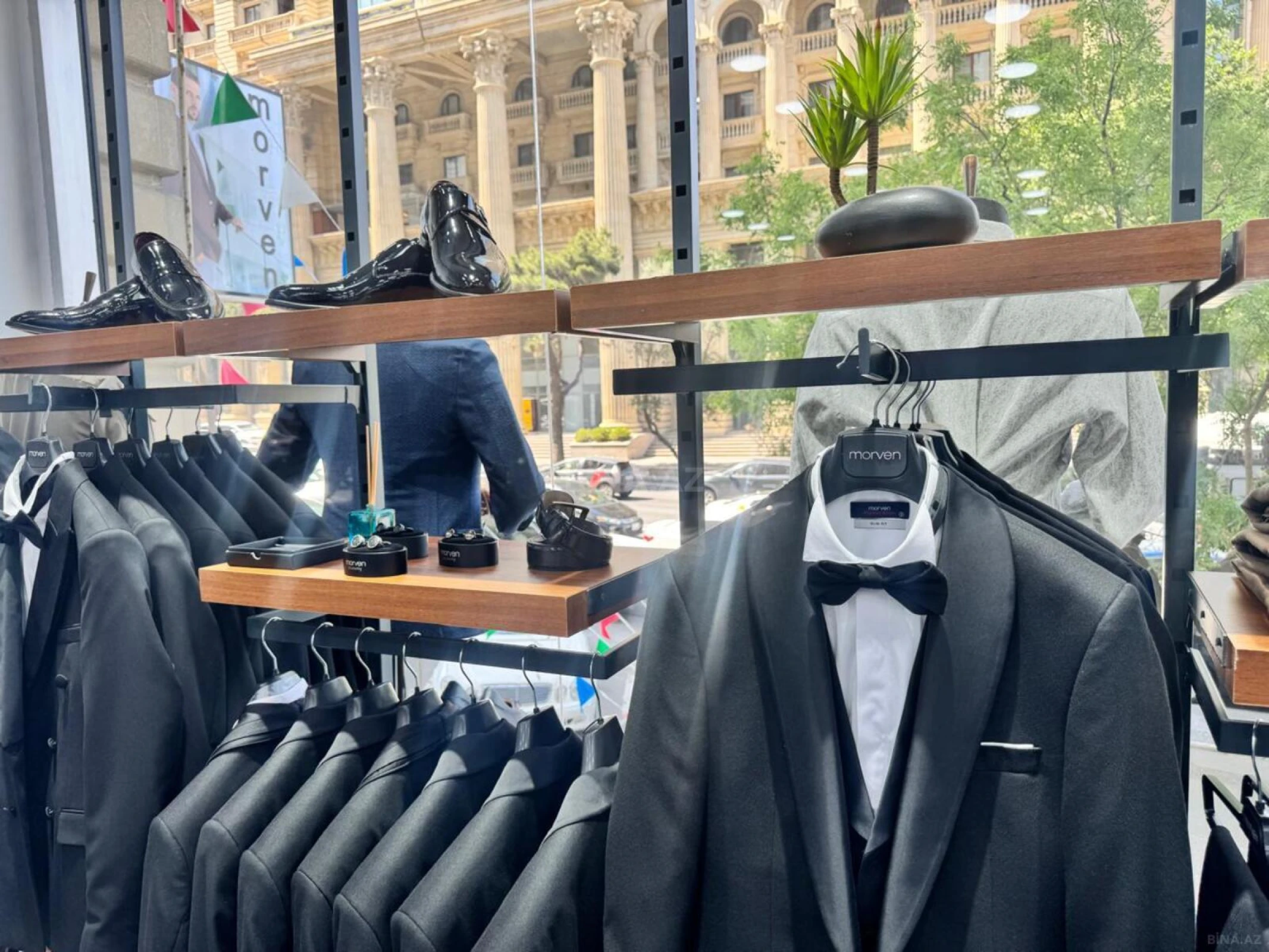 Satılır obyekt 212 m²