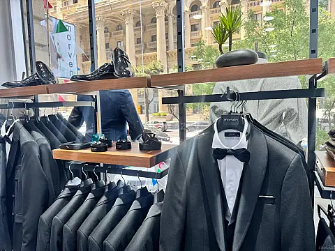 Satılır obyekt 212 m²