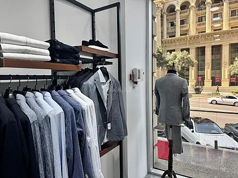 Satılır obyekt 212 m²