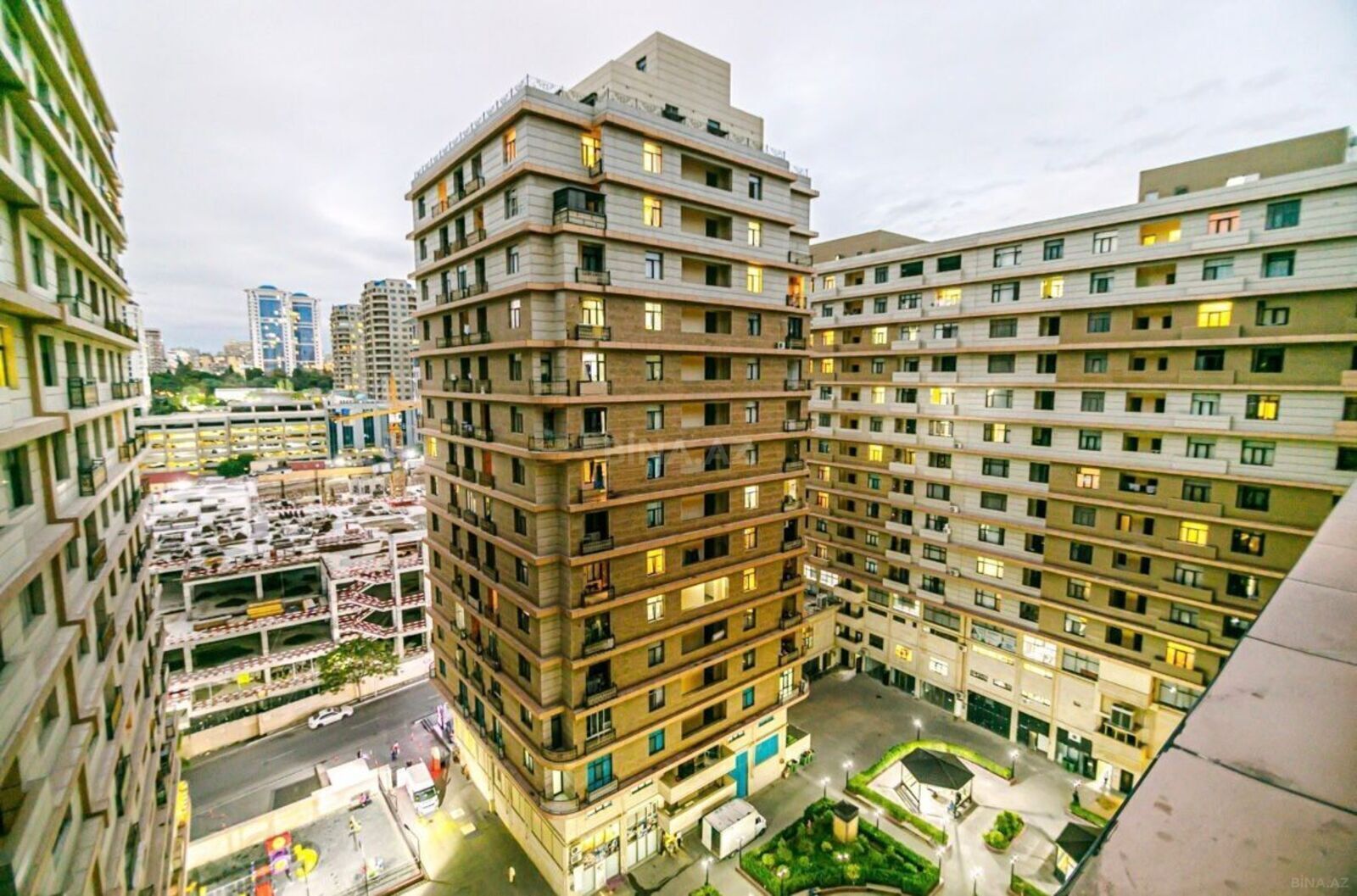 Kirayə verilir 3 otaqlı mənzil 145 m² — Bakı, Nizami 3 otaq 145.00 m²