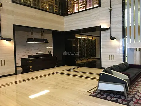 Satılır 4 otaqlı mənzil 176 m²