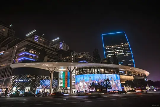 Satılır 4 otaqlı mənzil 176 m²