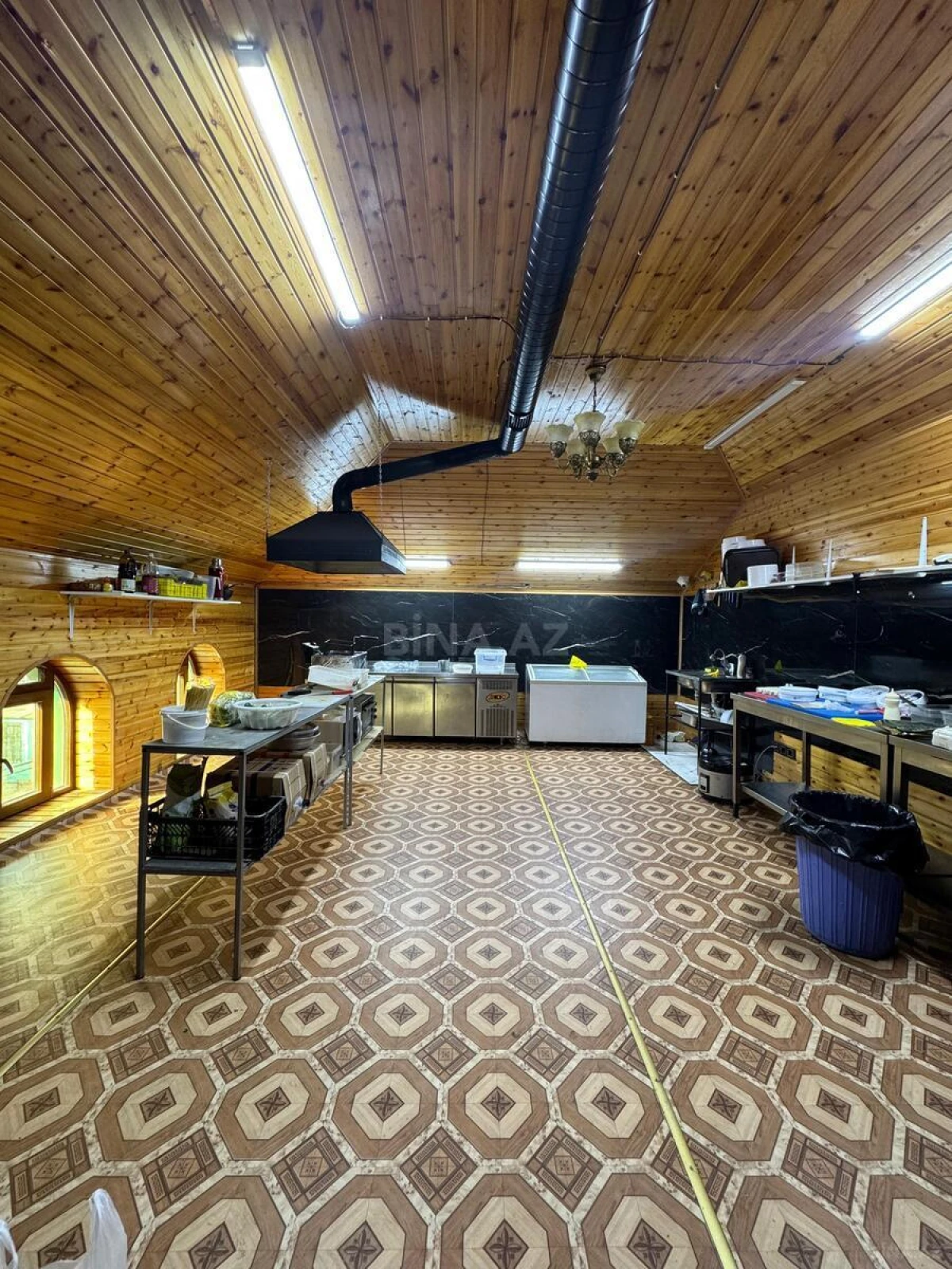 Kirayə verilir obyekt 300 m²