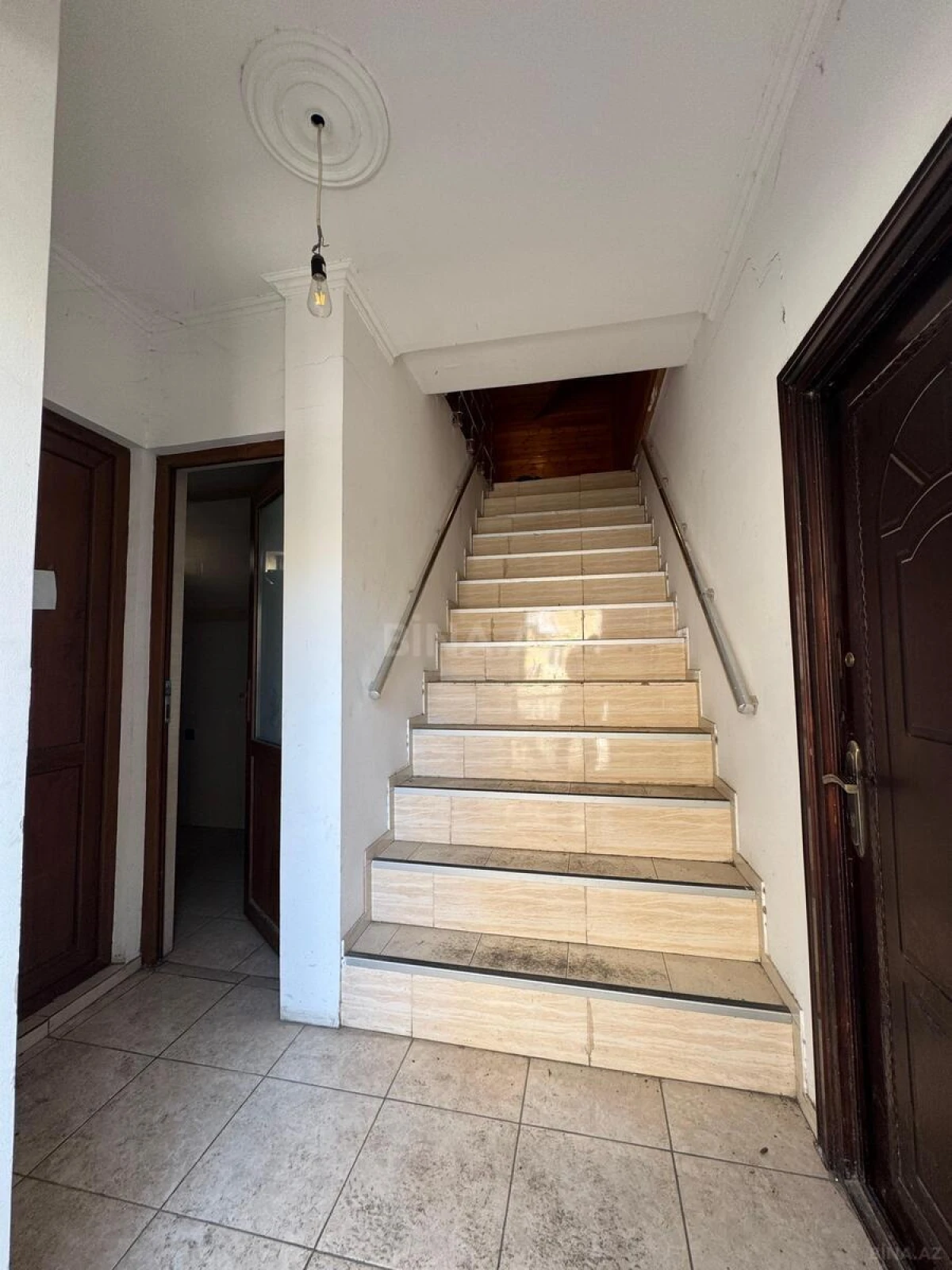 Kirayə verilir obyekt 300 m²