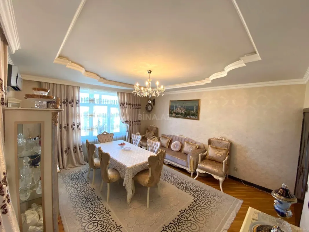 Satılır 4 otaqlı mənzil 140 m²