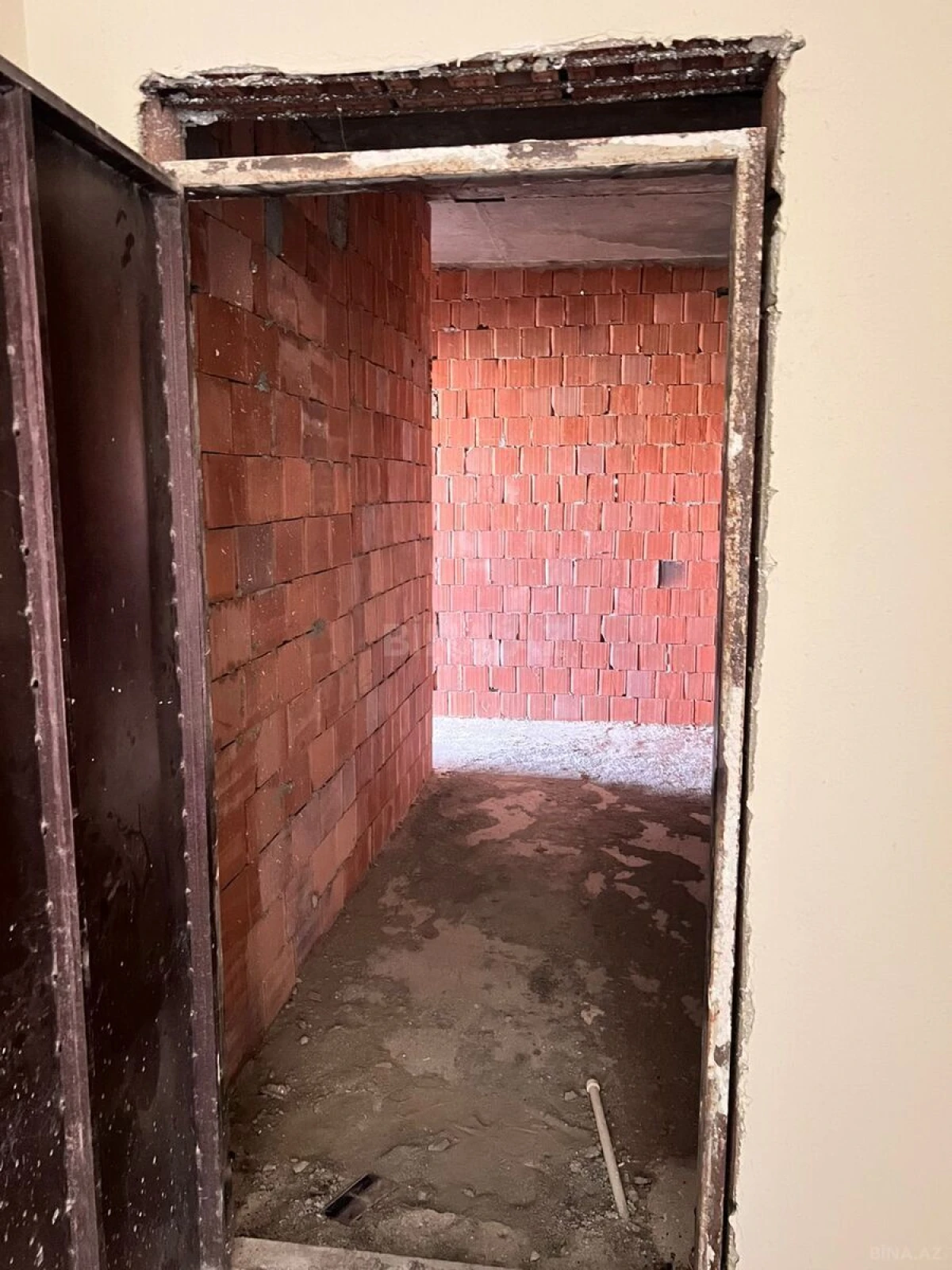 Satılır 2 otaqlı mənzil 97.2 m²