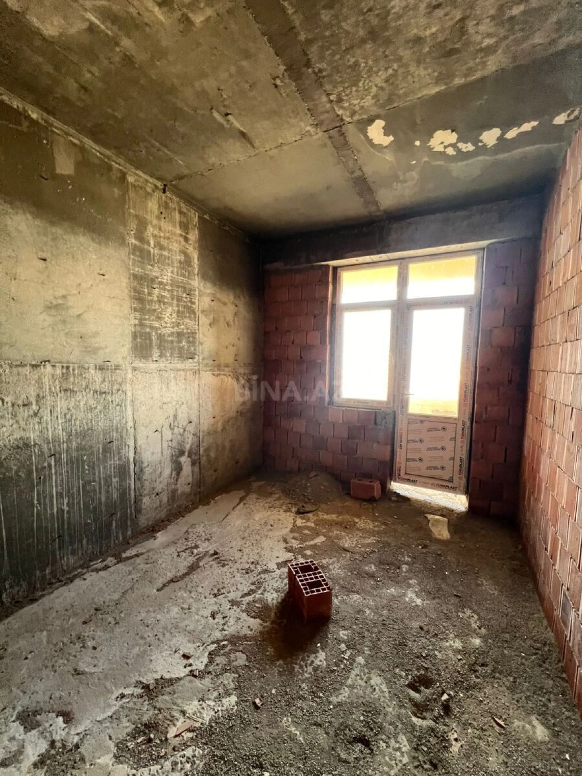 Satılır 2 otaqlı mənzil 97.2 m²