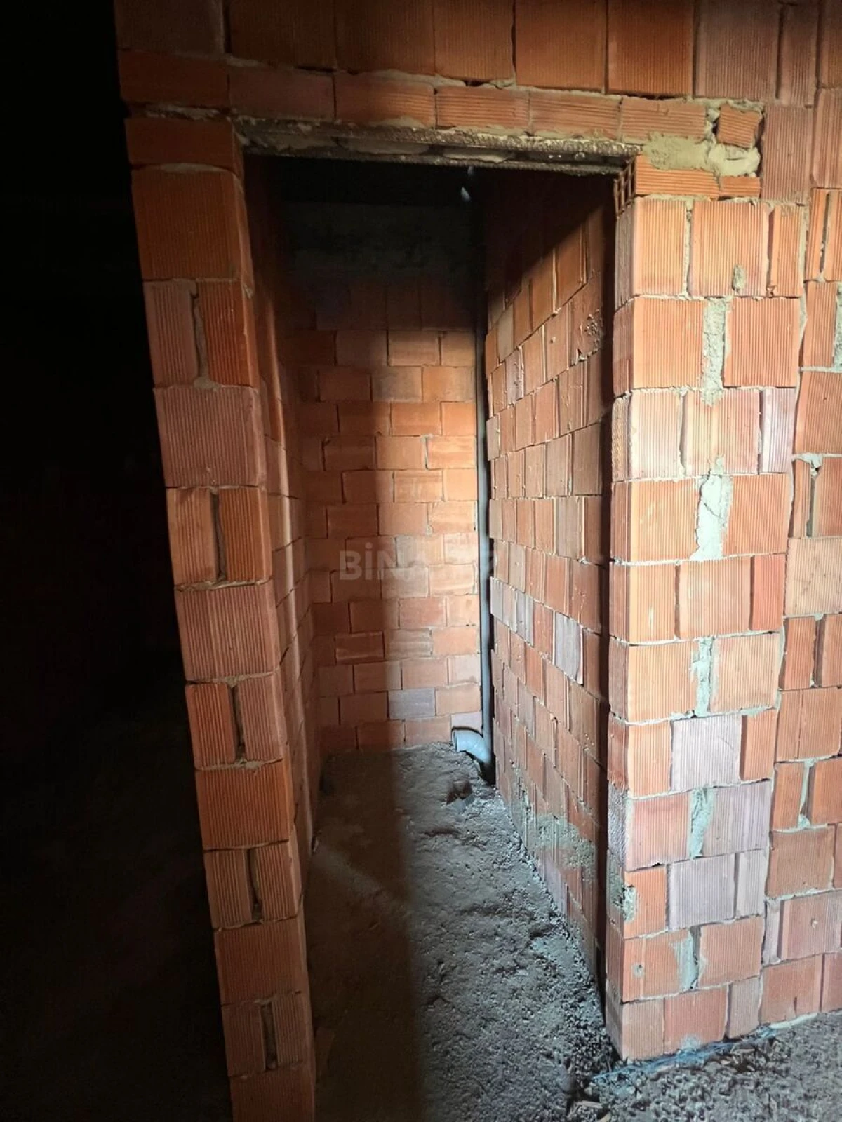 Satılır 2 otaqlı mənzil 97.2 m²