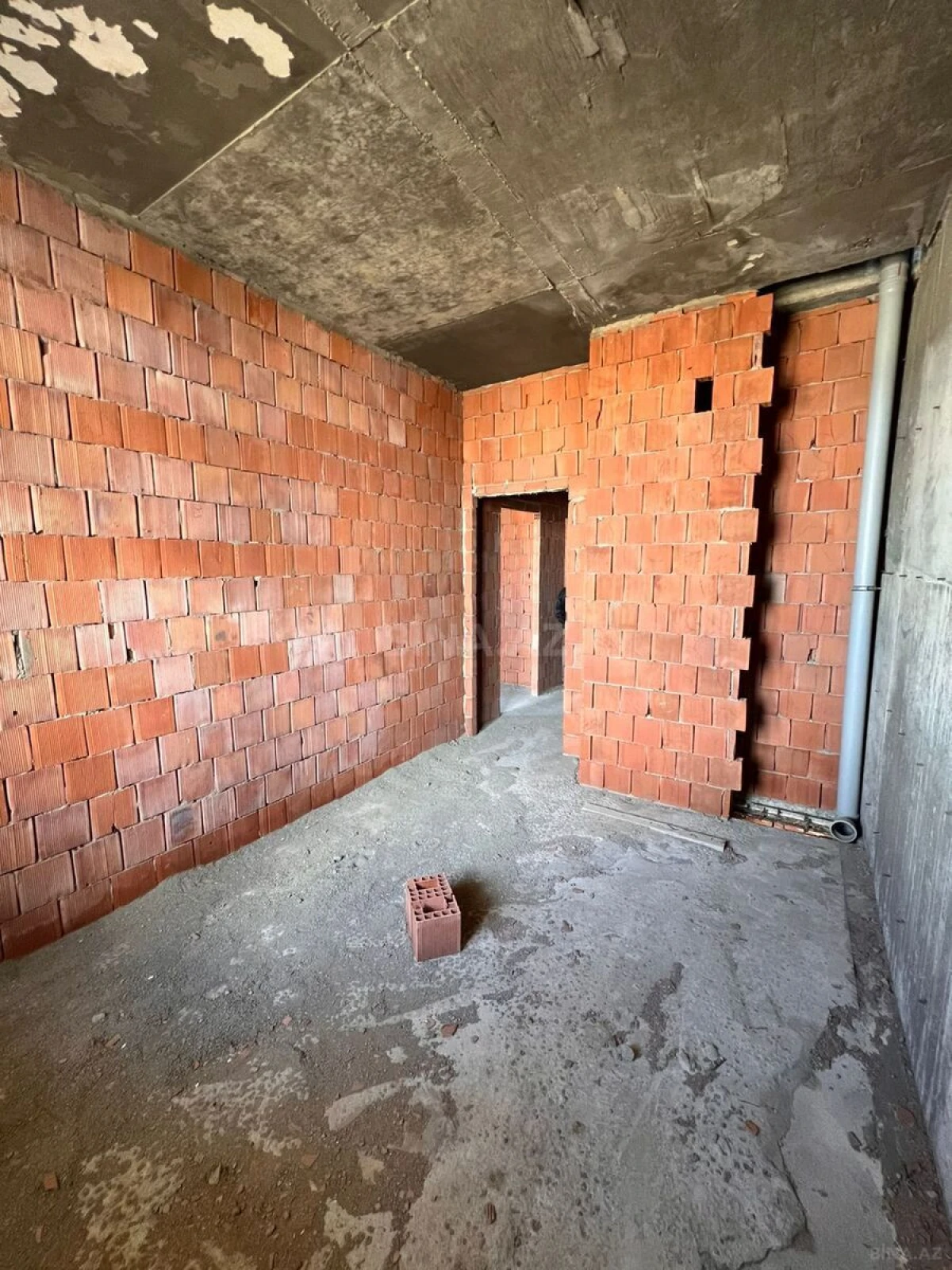 Satılır 2 otaqlı mənzil 97.2 m²