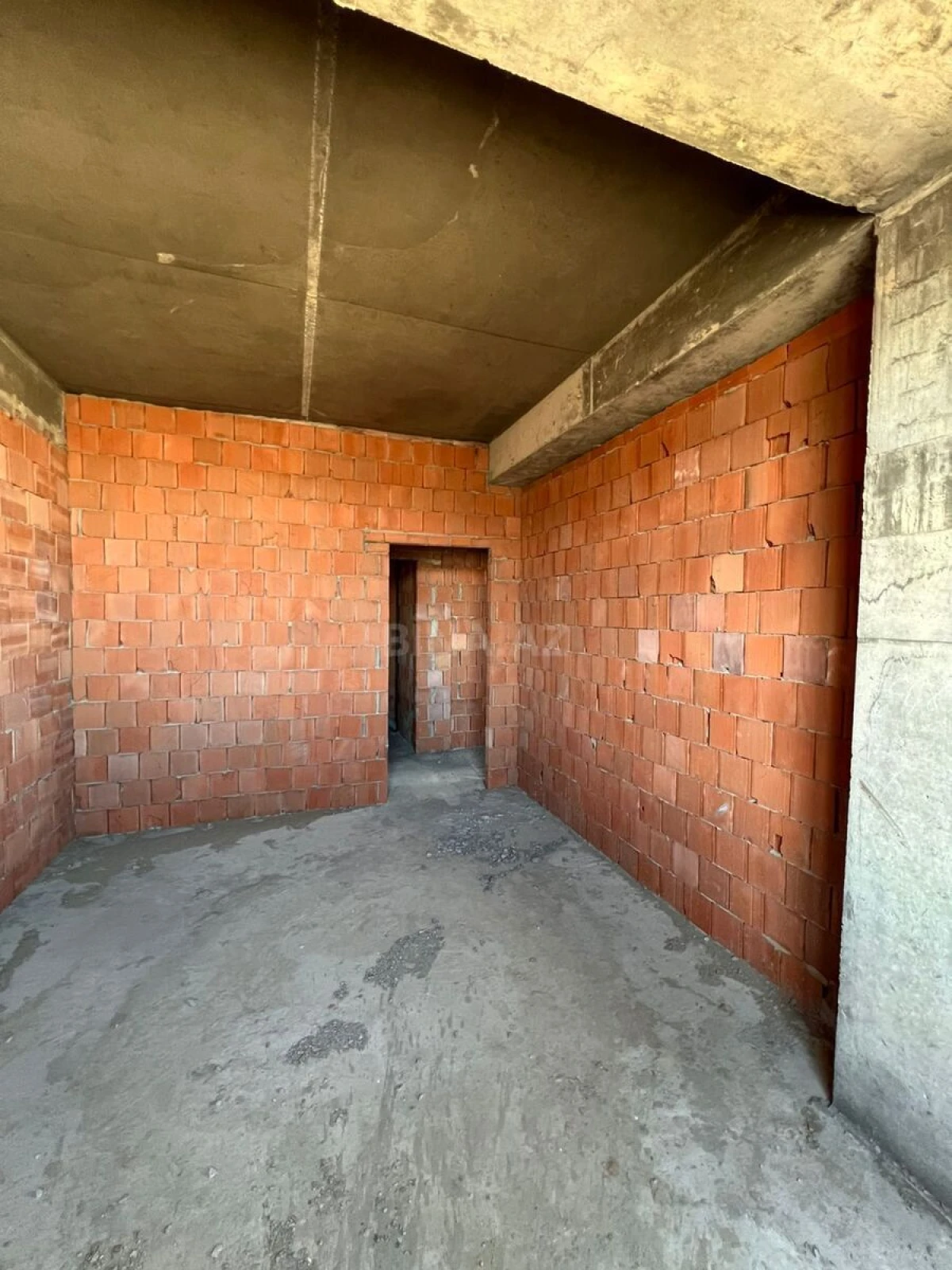 Satılır 2 otaqlı mənzil 97.2 m²