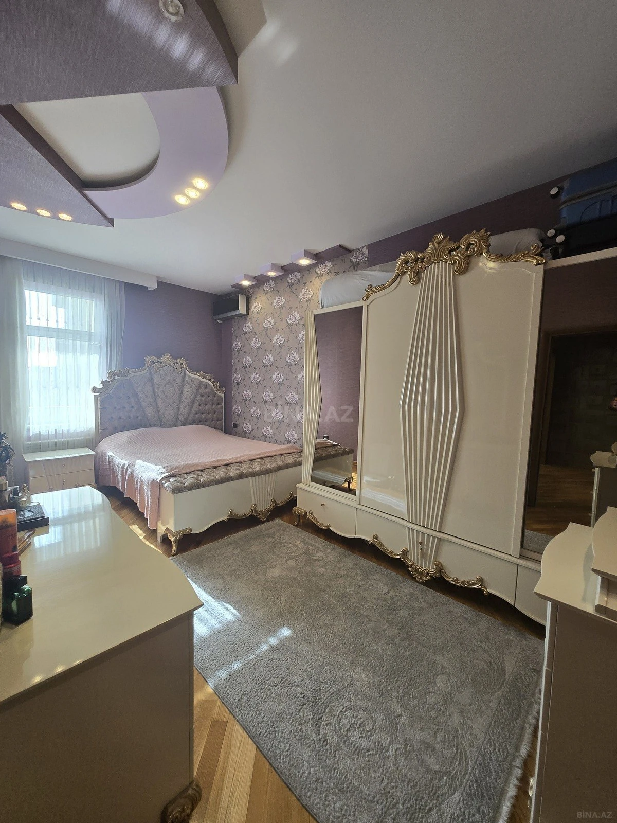 Satılır 3 otaqlı mənzil 107 m²