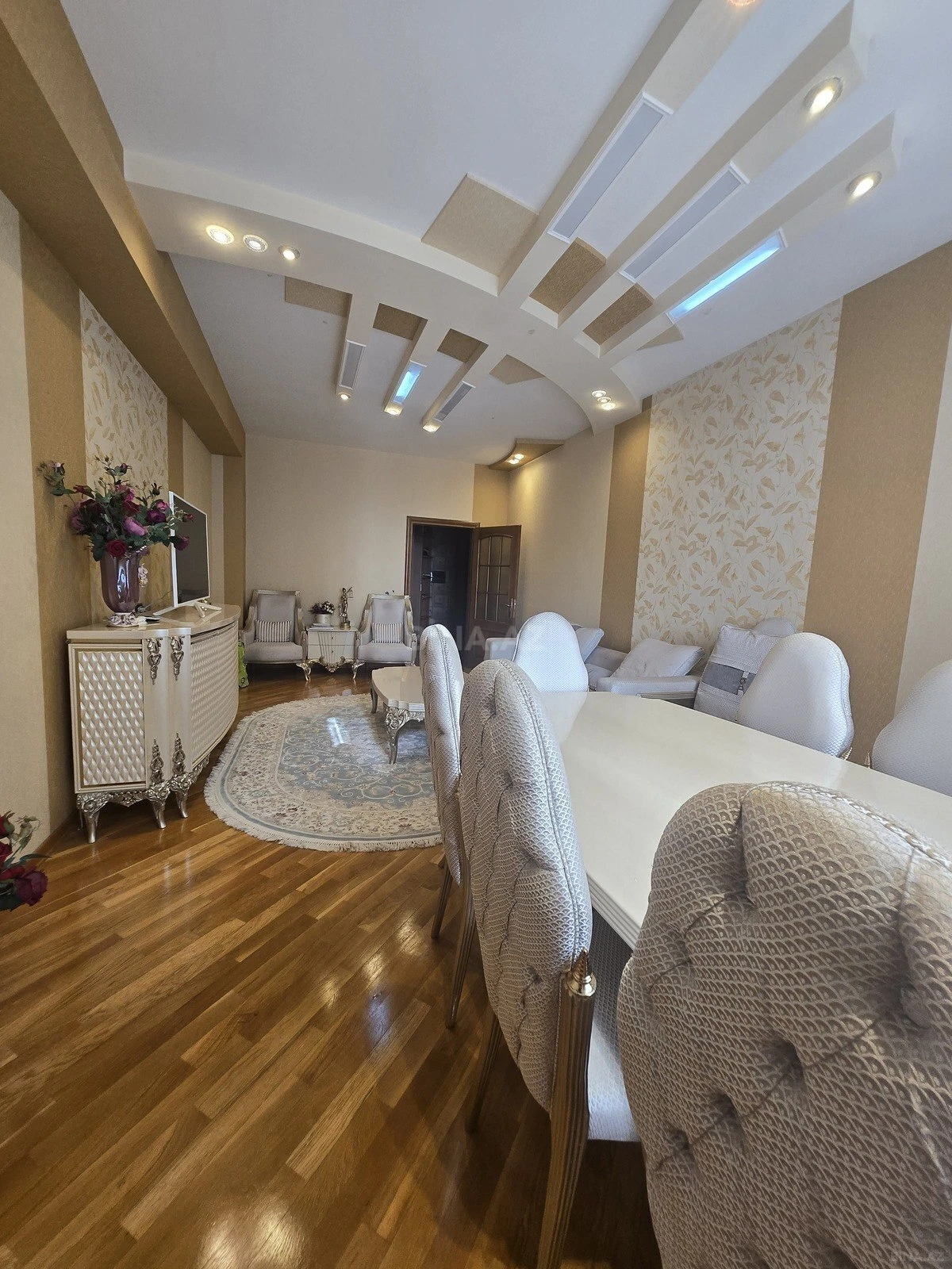 Satılır 3 otaqlı mənzil 107 m²