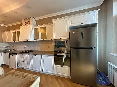 Kirayə verilir 2 otaqlı mənzil 110 m²