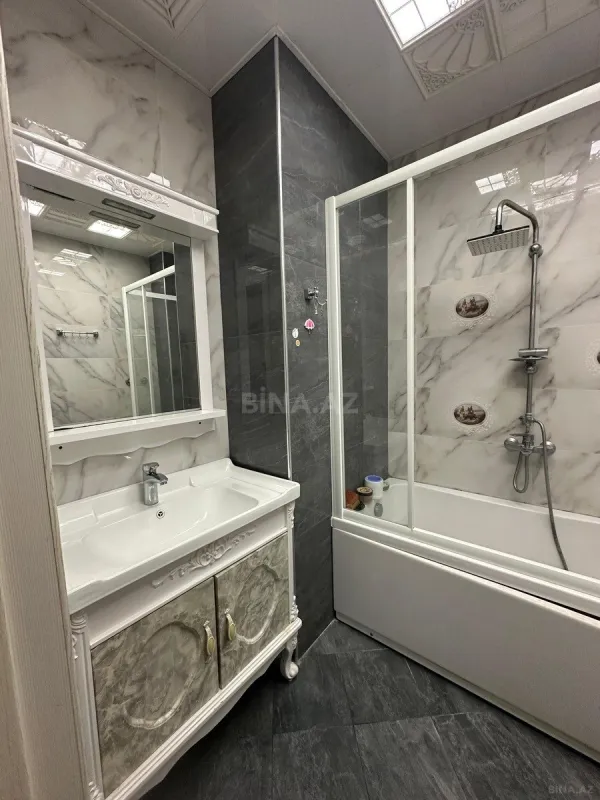 Kirayə verilir 2 otaqlı mənzil 110 m²