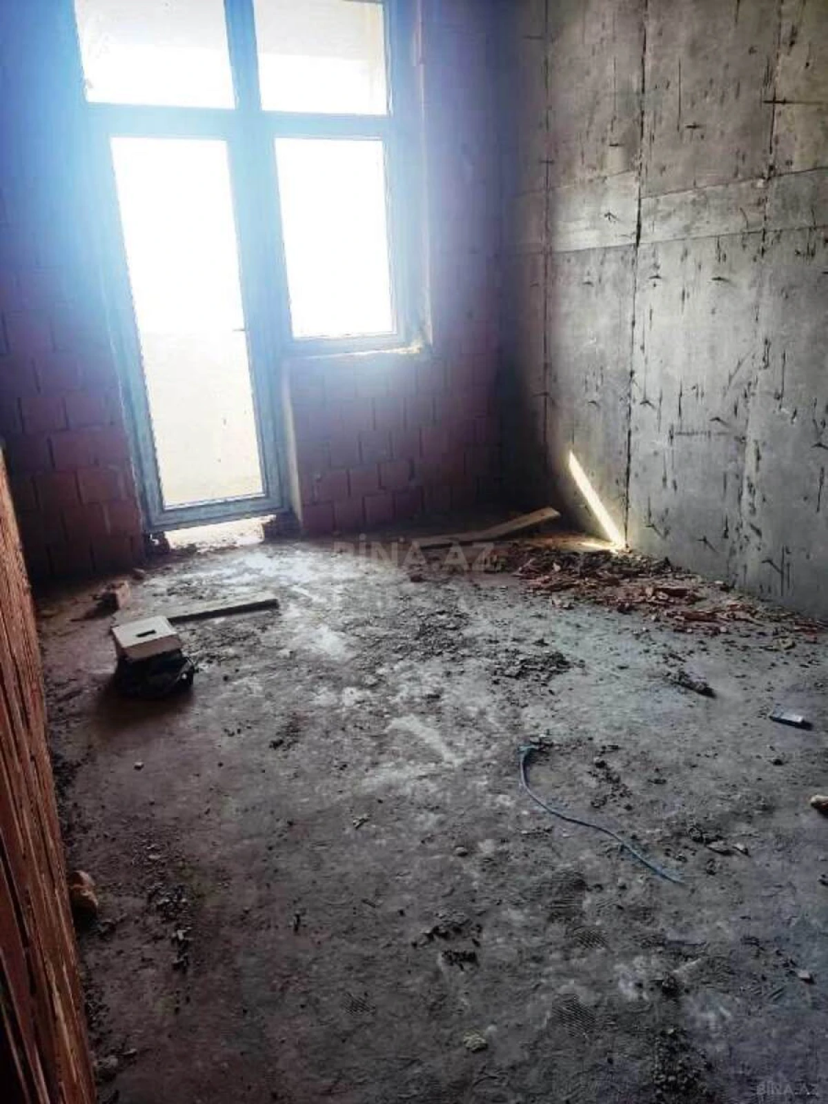 Satılır 3 otaqlı mənzil 76 m²