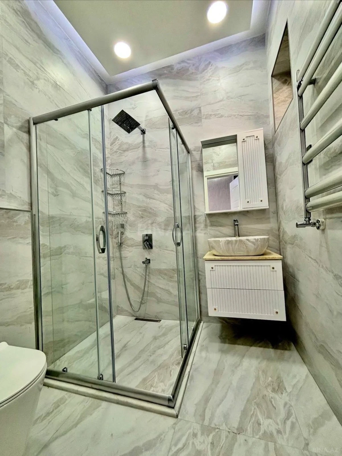 Kirayə verilir 4 otaqlı həyət evi 250 m²