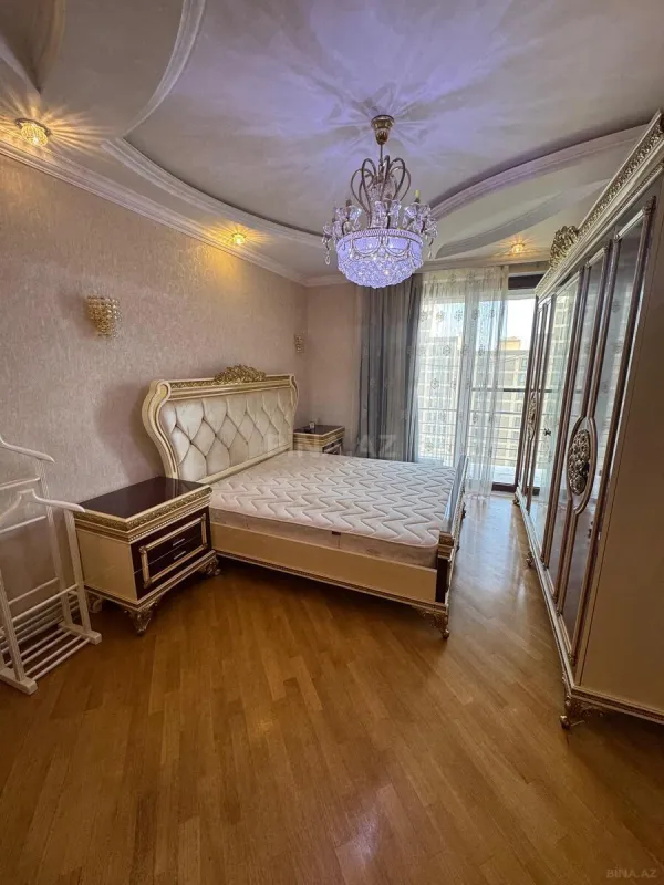 Kirayə verilir 3 otaqlı mənzil 150 m²
