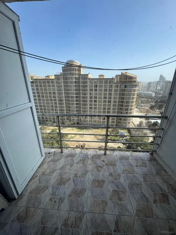 Kirayə verilir 3 otaqlı mənzil 150 m²