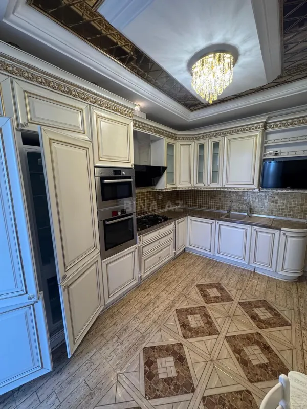 Kirayə verilir 3 otaqlı mənzil 150 m²