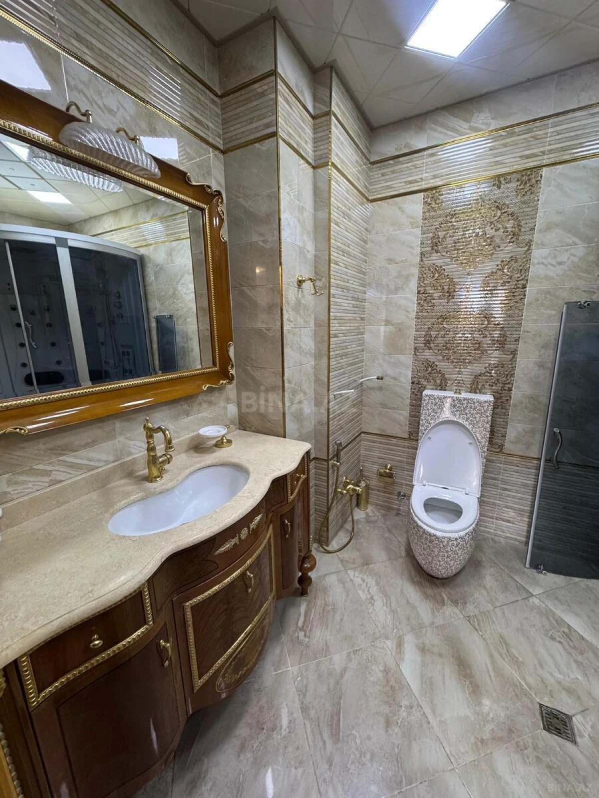 Kirayə verilir 3 otaqlı mənzil 150 m²