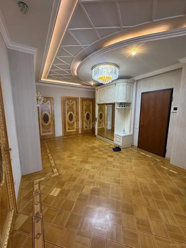 Kirayə verilir 3 otaqlı mənzil 150 m²