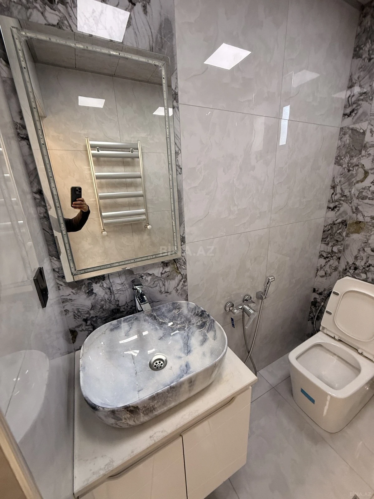 Satılır 5 otaqlı həyət evi 220 m²