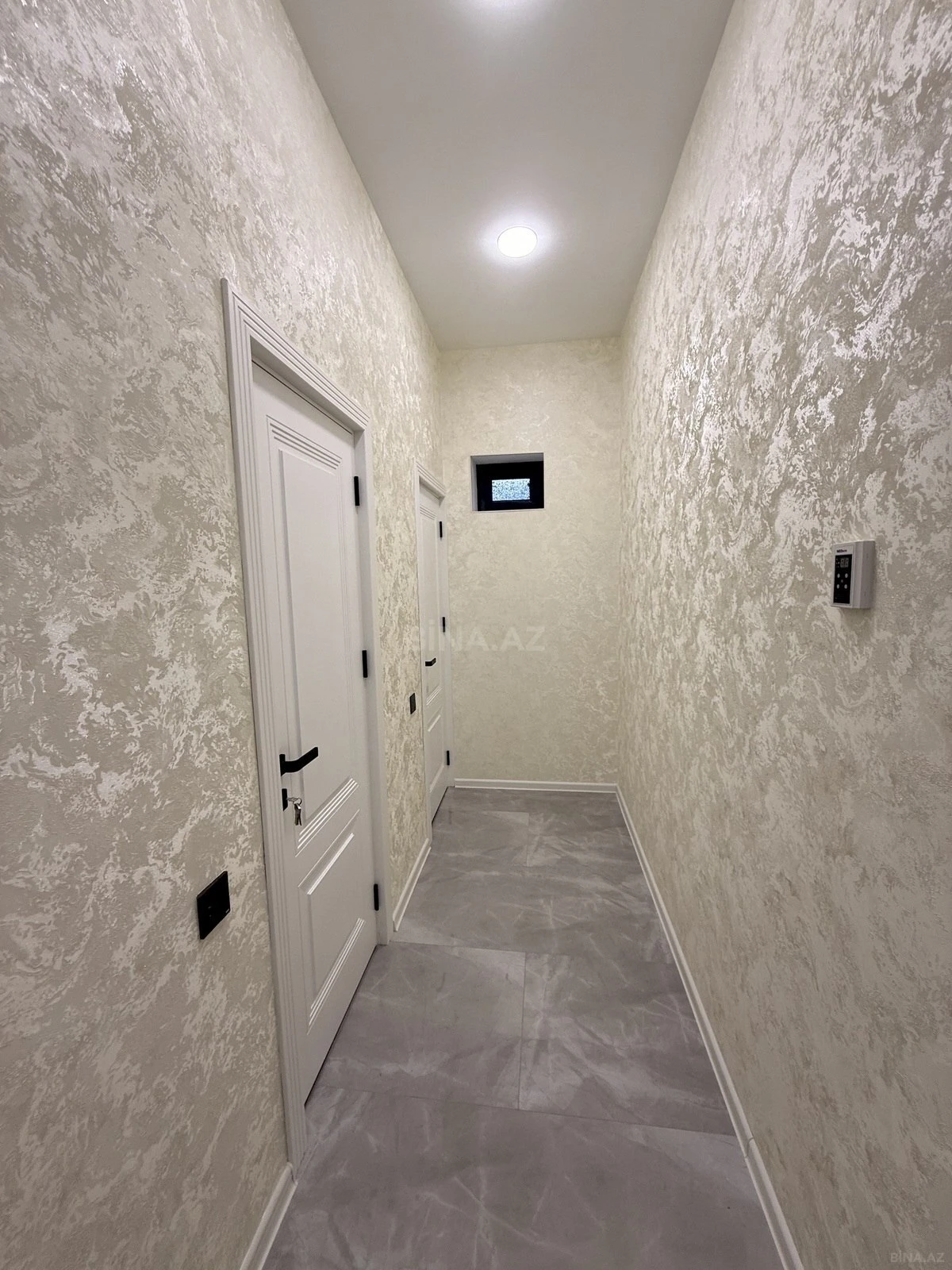 Satılır 5 otaqlı həyət evi 220 m²