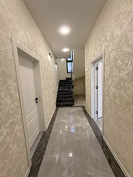 Satılır 5 otaqlı həyət evi 220 m²