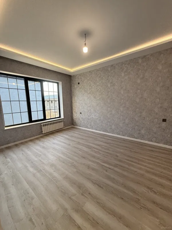 Satılır 5 otaqlı həyət evi 220 m²