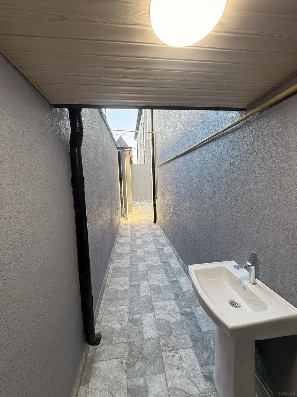 Satılır 5 otaqlı həyət evi 220 m²