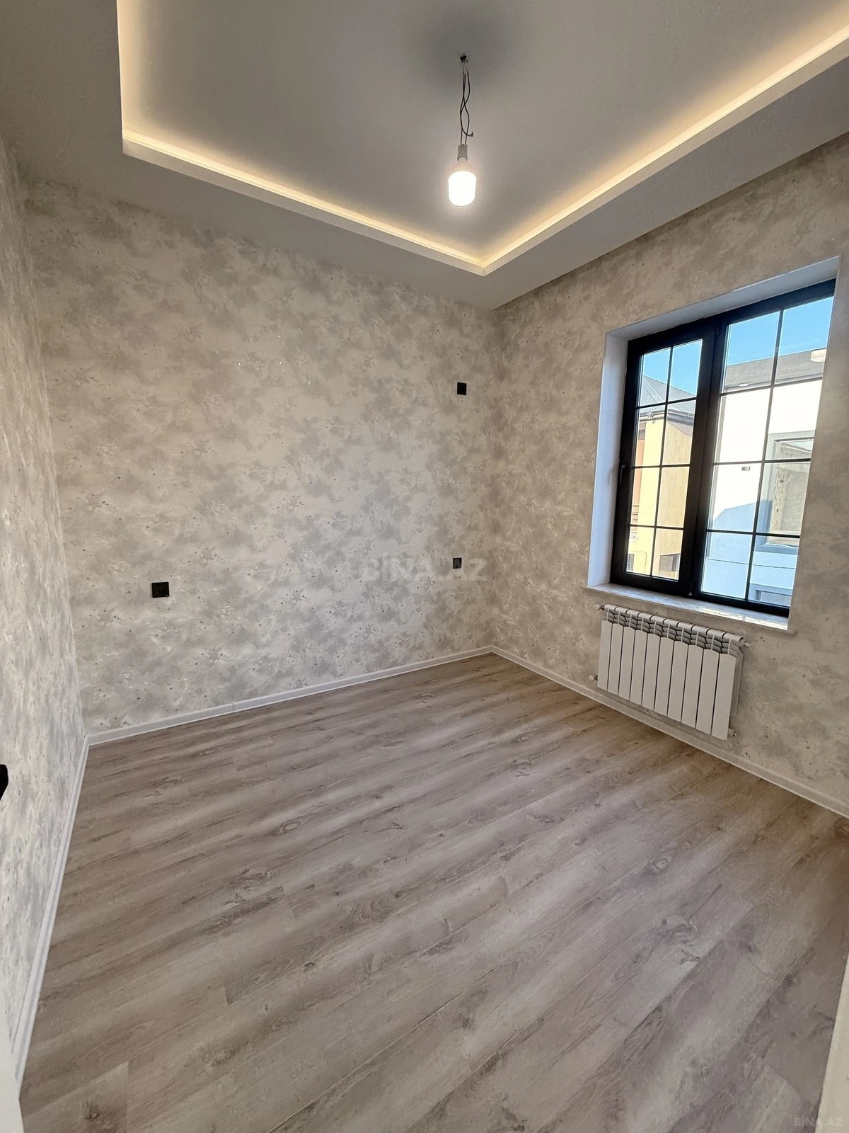 Satılır 5 otaqlı həyət evi 220 m²