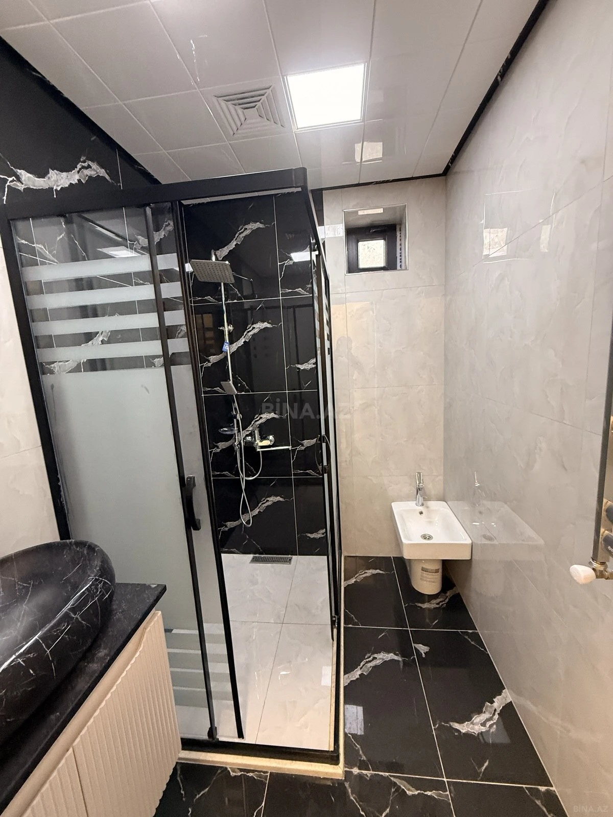Satılır 5 otaqlı həyət evi 220 m²