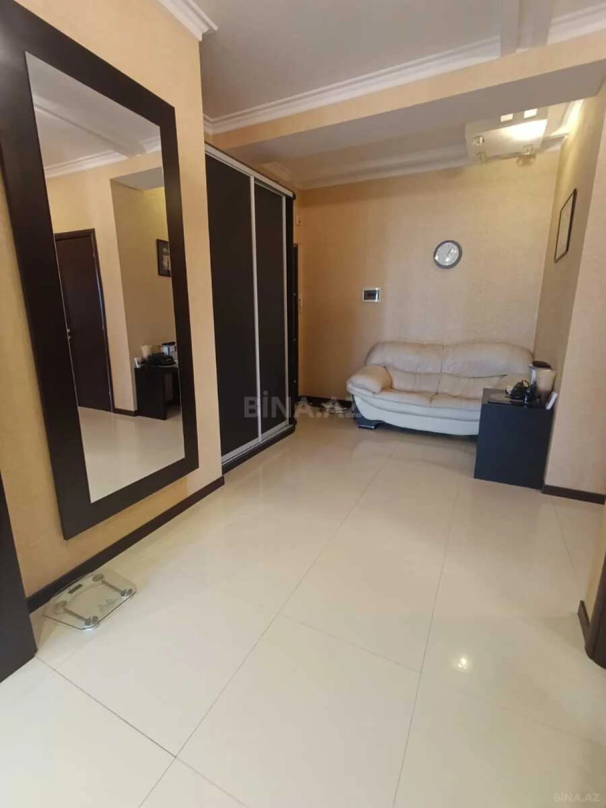 Satılır 2 otaqlı mənzil 90 m²