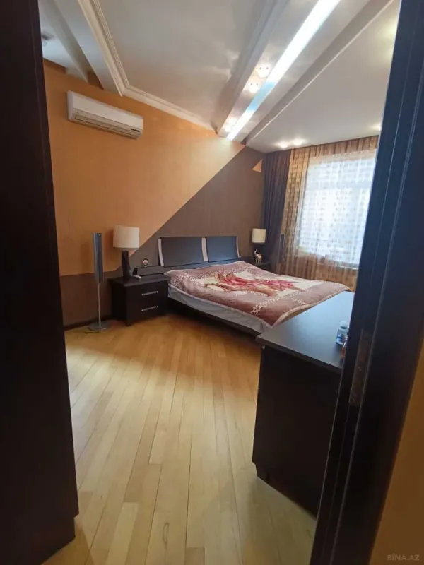 Satılır 2 otaqlı mənzil 90 m²