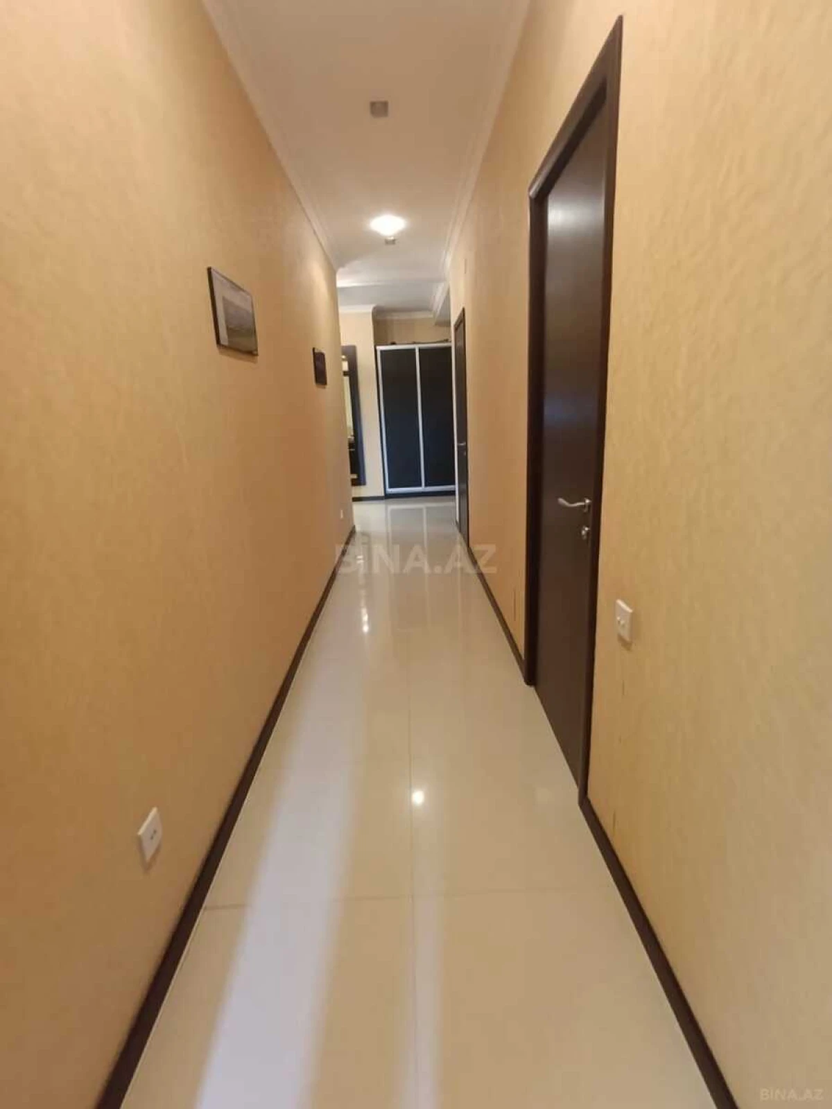 Satılır 2 otaqlı mənzil 90 m²