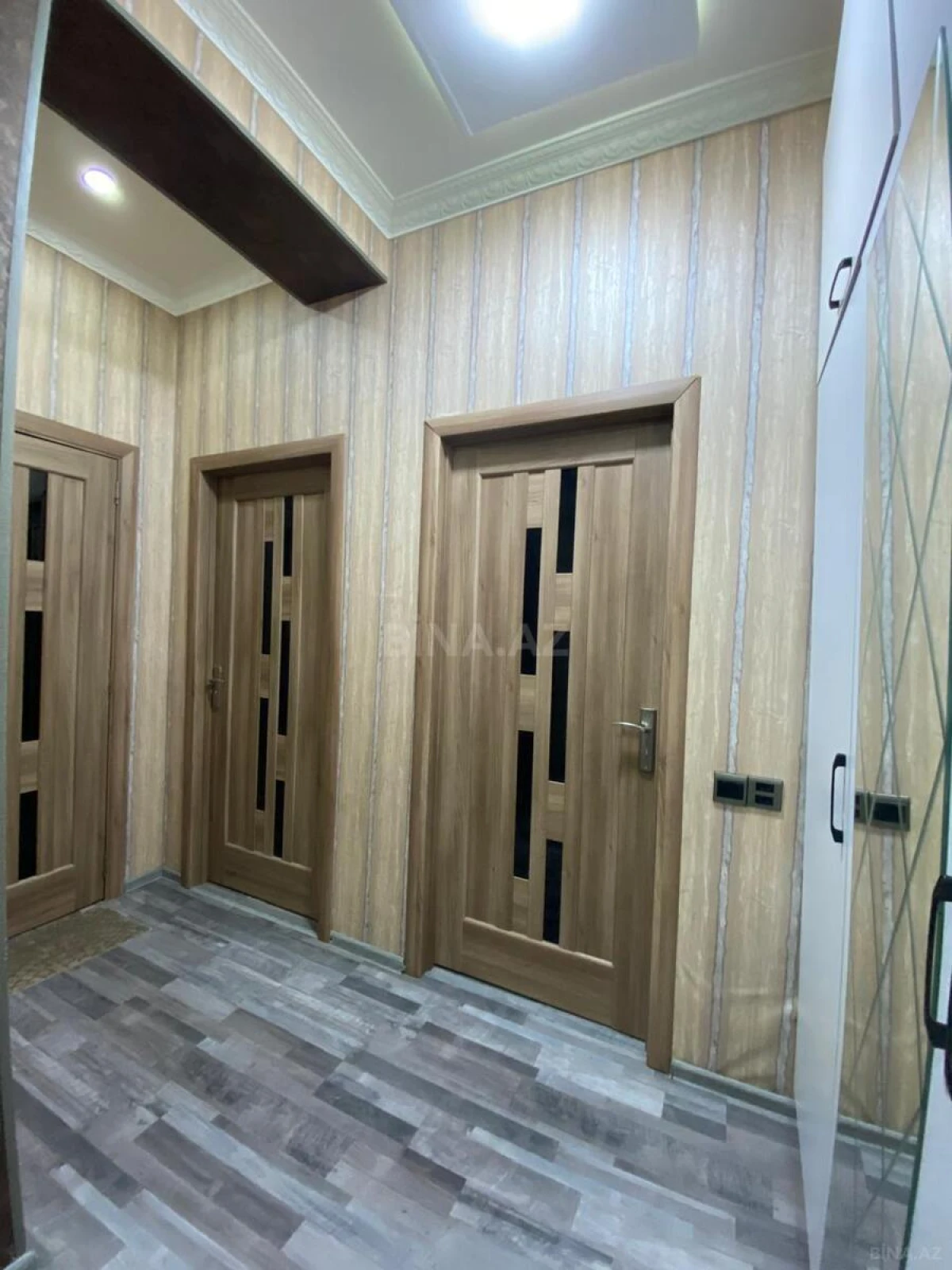 Satılır 3 otaqlı mənzil 77 m²