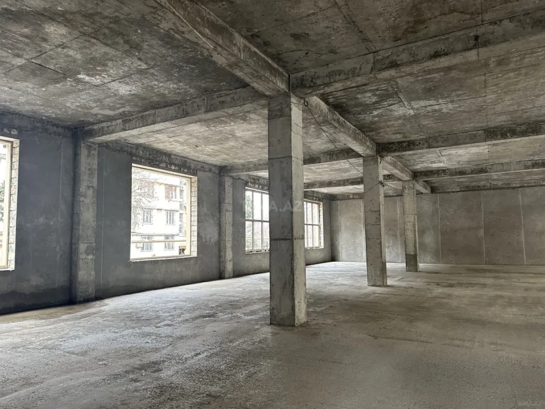 Satılır obyekt 2400 m²