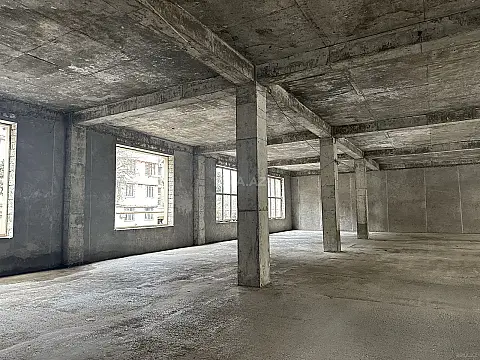 Satılır obyekt 2400 m²