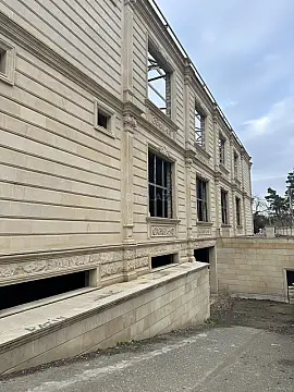 Satılır obyekt 2400 m²