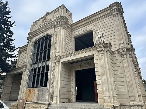 Satılır obyekt 2400 m²