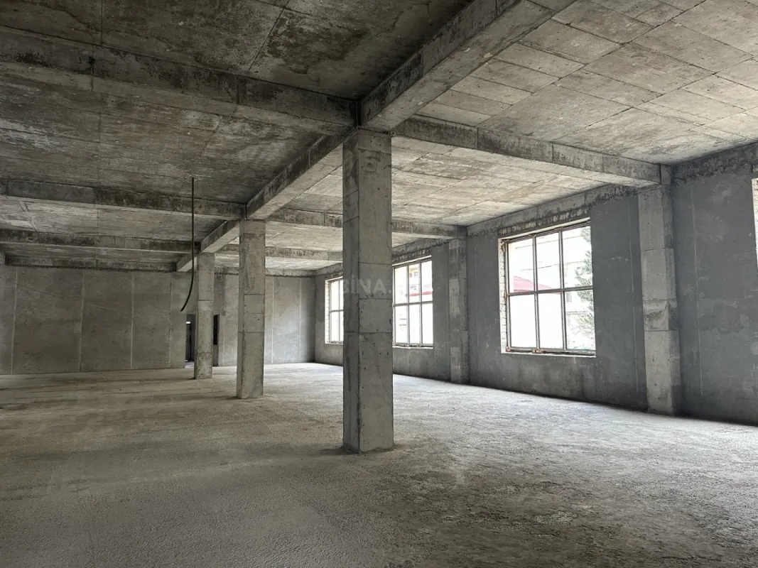 Satılır obyekt 2400 m²