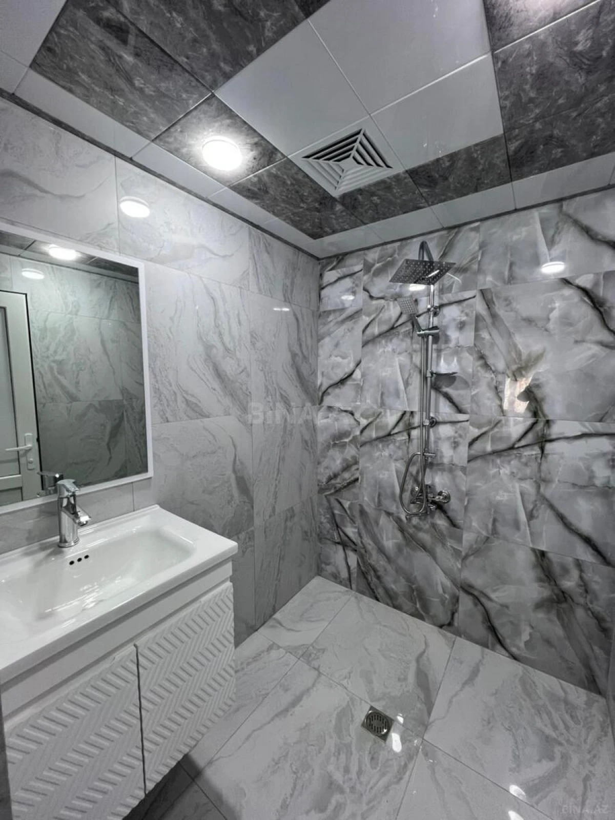 Satılır 3 otaqlı mənzil 80 m²