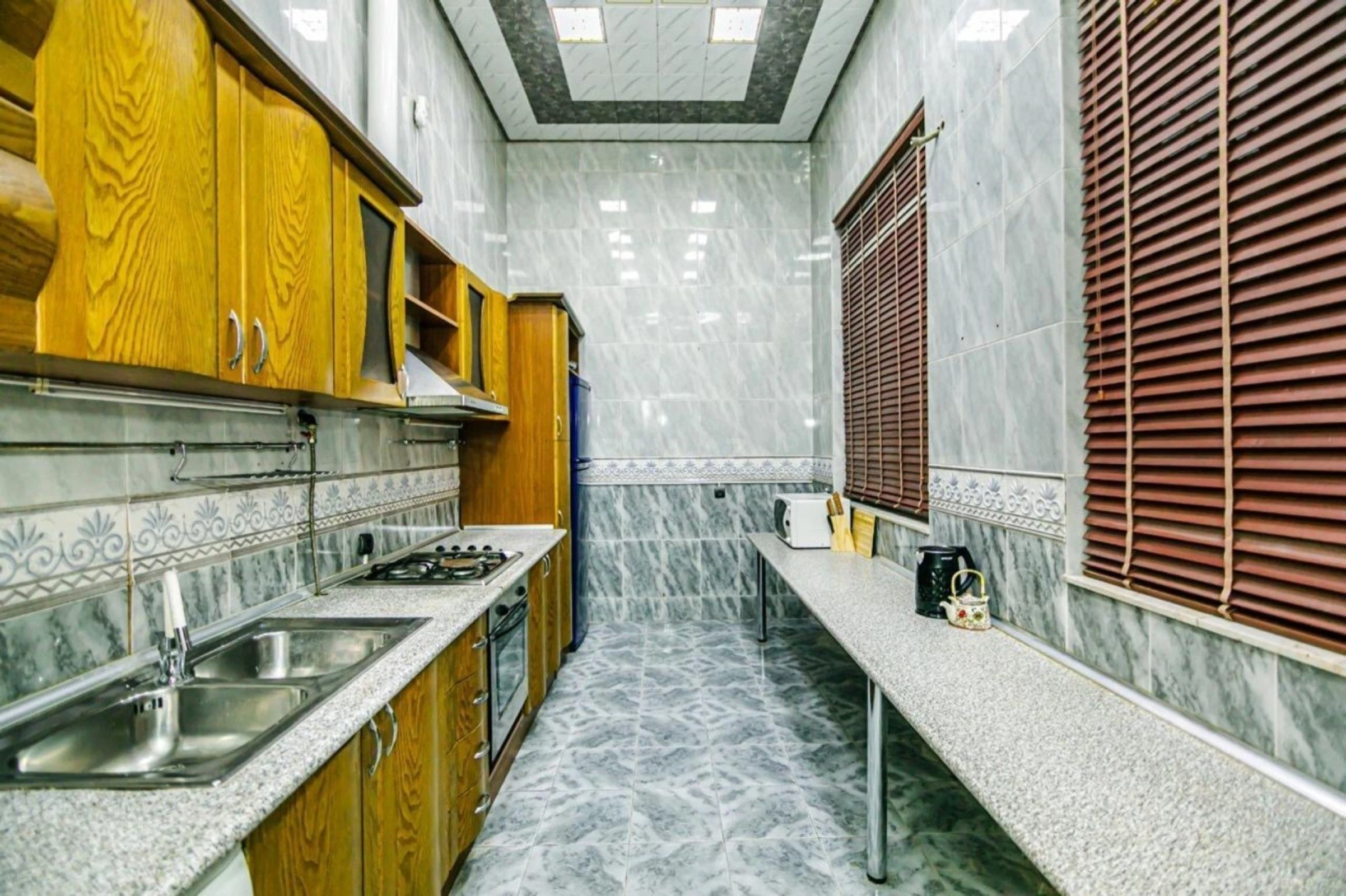 Kirayə verilir 5 otaqlı mənzil 214 m²