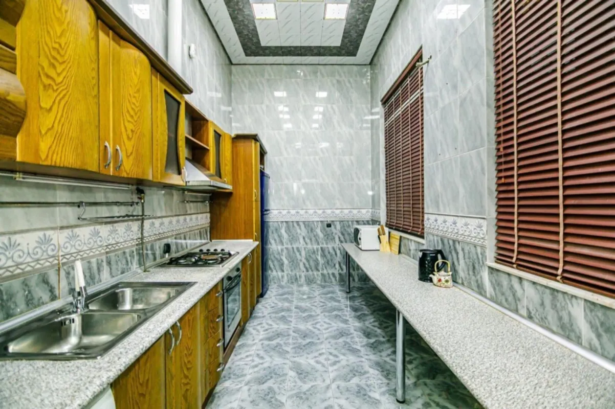 Kirayə verilir 5 otaqlı mənzil 214 m²