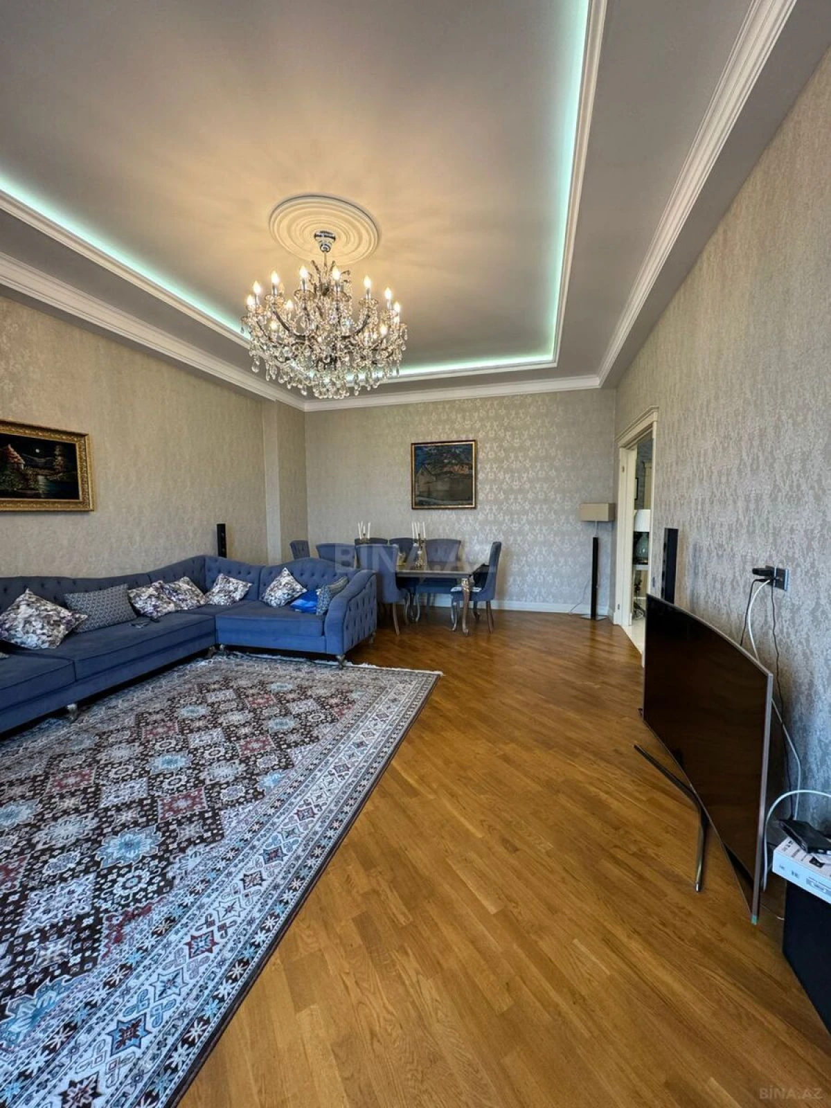 Satılır 4 otaqlı mənzil 160 m²