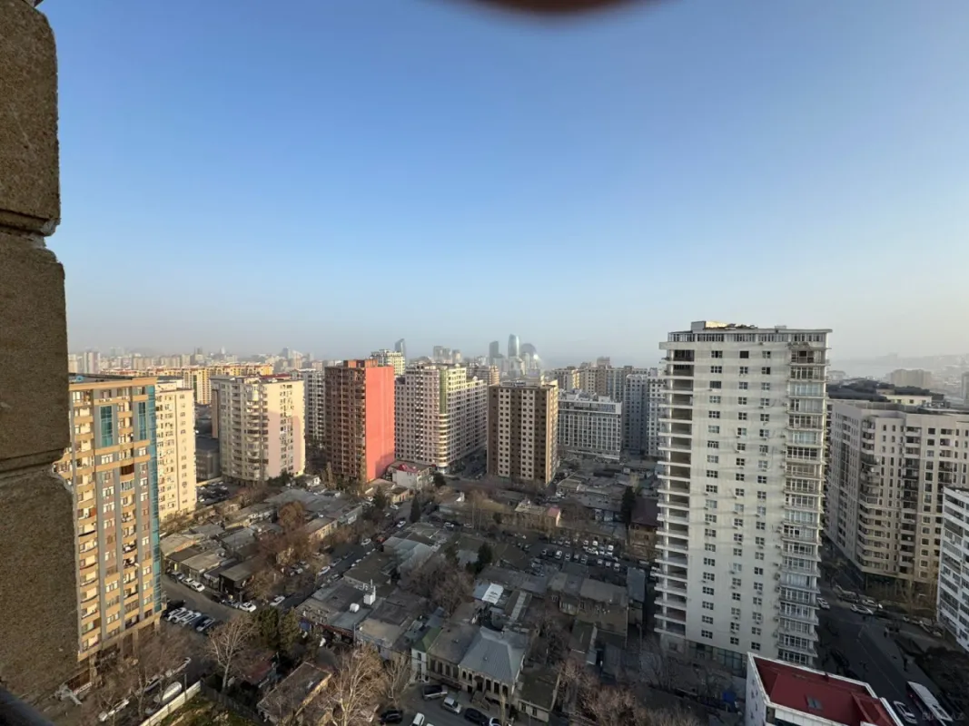 Satılır 4 otaqlı mənzil 160 m²