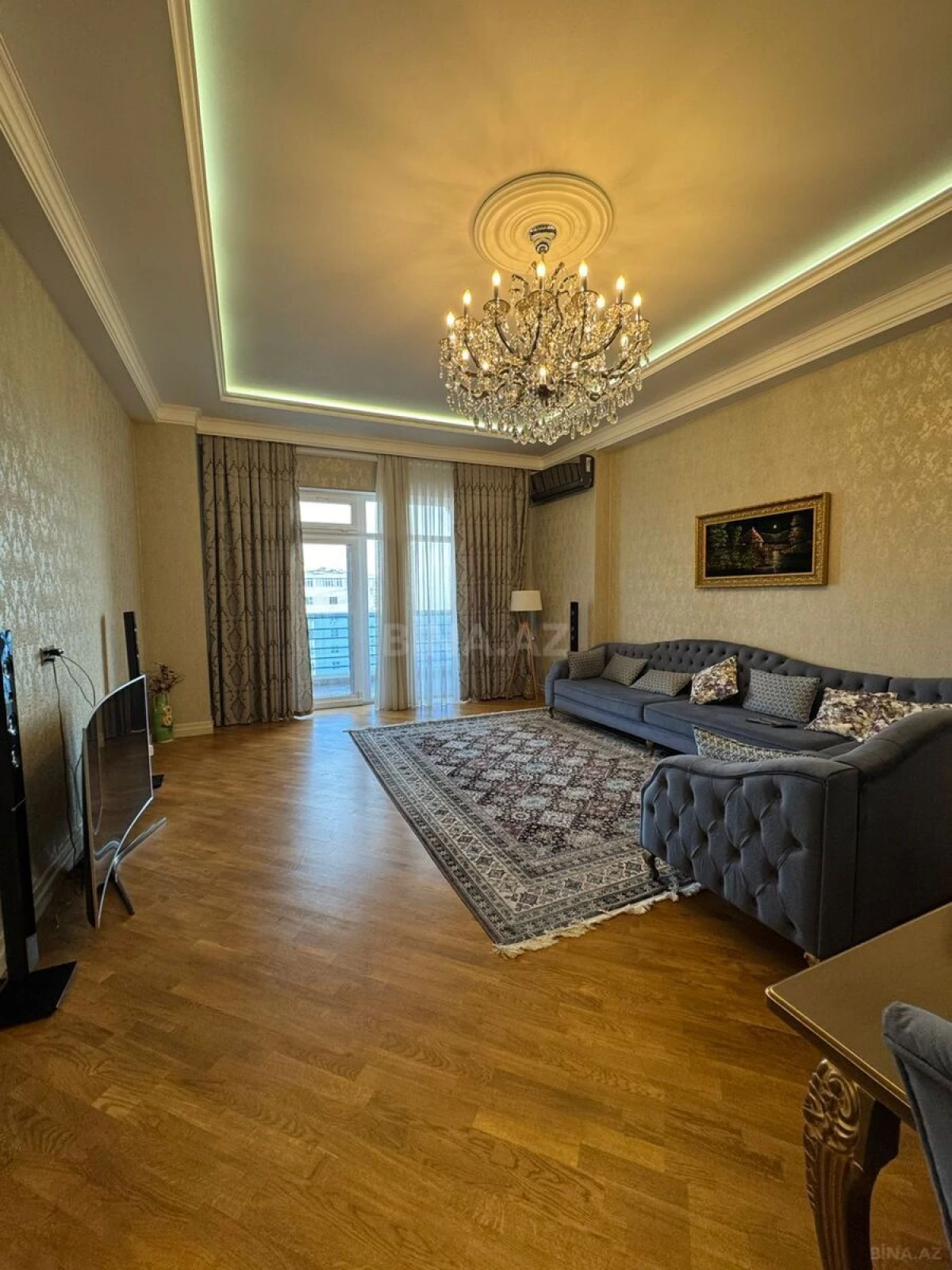 Satılır 4 otaqlı mənzil 160 m²