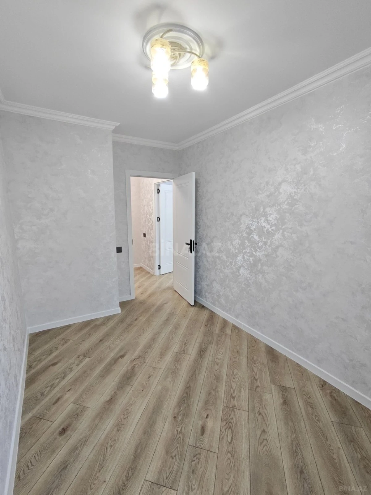 Satılır 3 otaqlı mənzil 68 m²