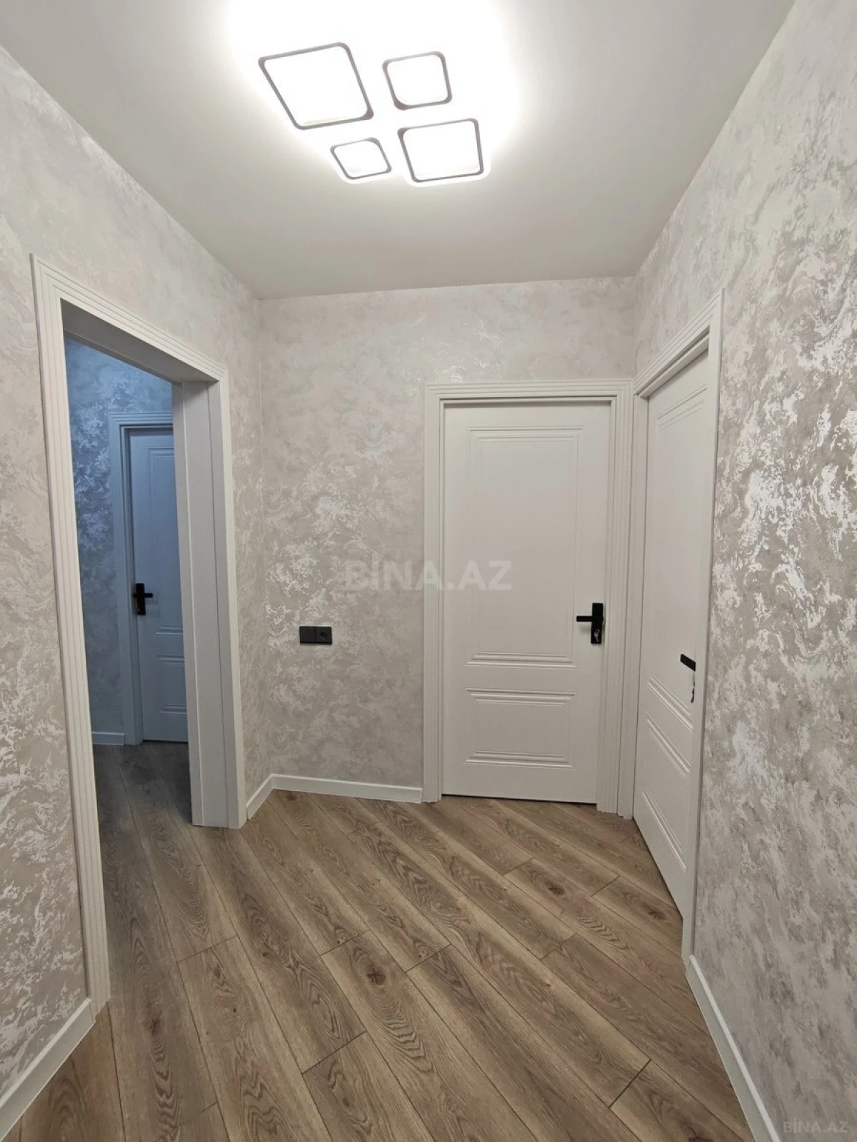 Satılır 3 otaqlı mənzil 68 m²