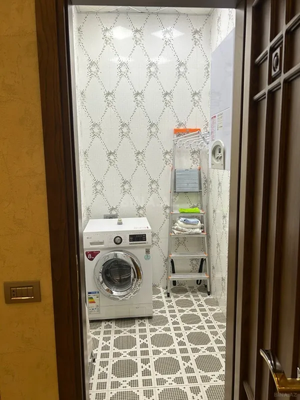Satılır 3 otaqlı mənzil 135 m²